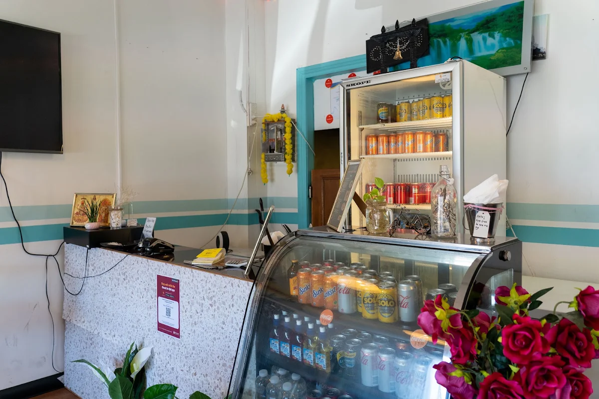 Vibe, Spicy Momo & Bar
