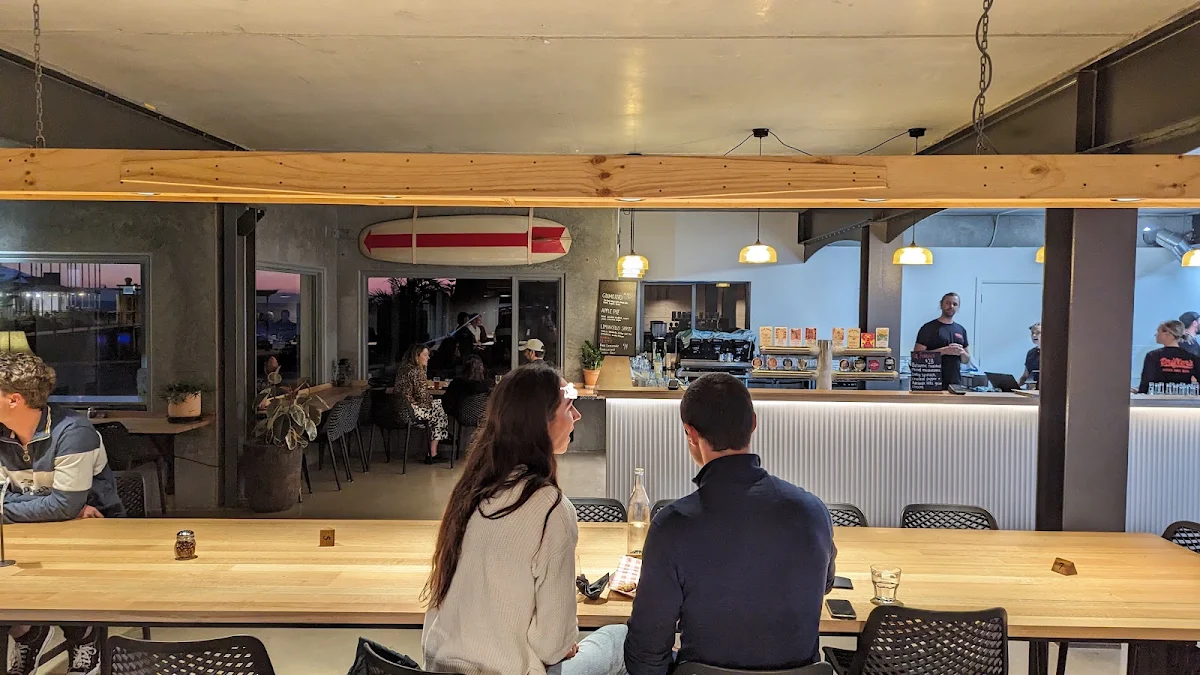 Vibe, Drifter's Pizza and Beer