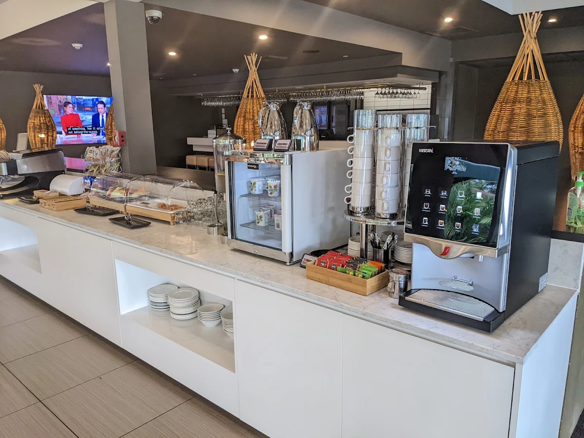 Vibe, Riverside Restaurant