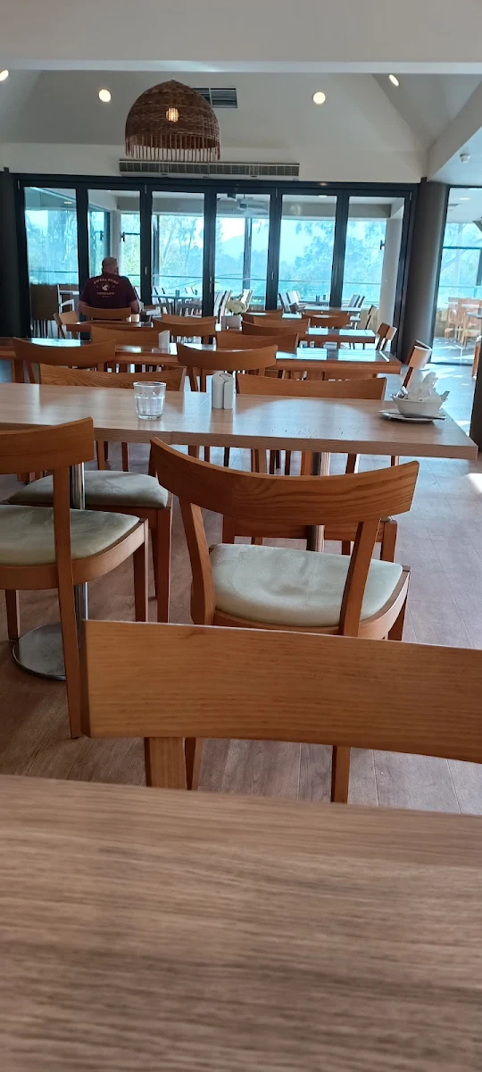 Vibe, Riverside Restaurant