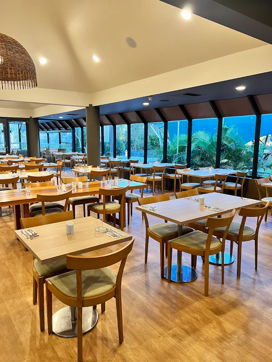Vibe, Riverside Restaurant