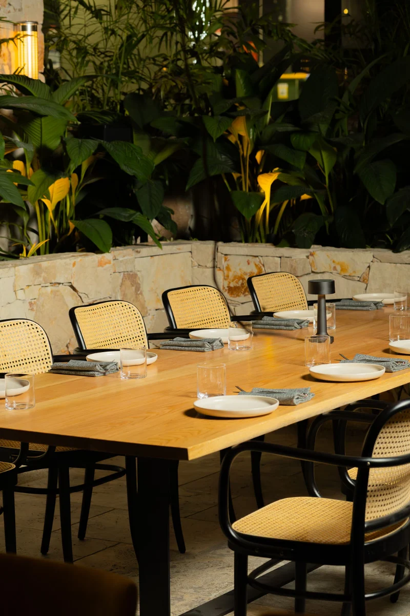 Vibe, Evra Restaurant & Bar