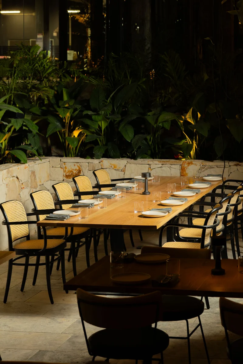 Vibe, Evra Restaurant & Bar