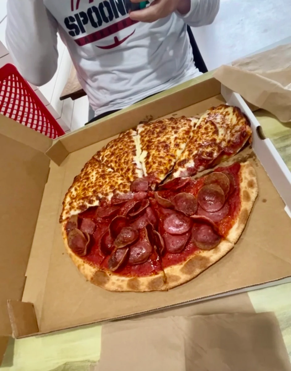 Food & drink, Porky's Pizza HQ Byron Bay