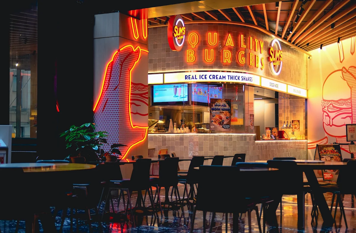 Vibe, Slim's Quality Burger