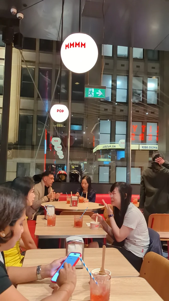 Vibe, Slim's Quality Burger