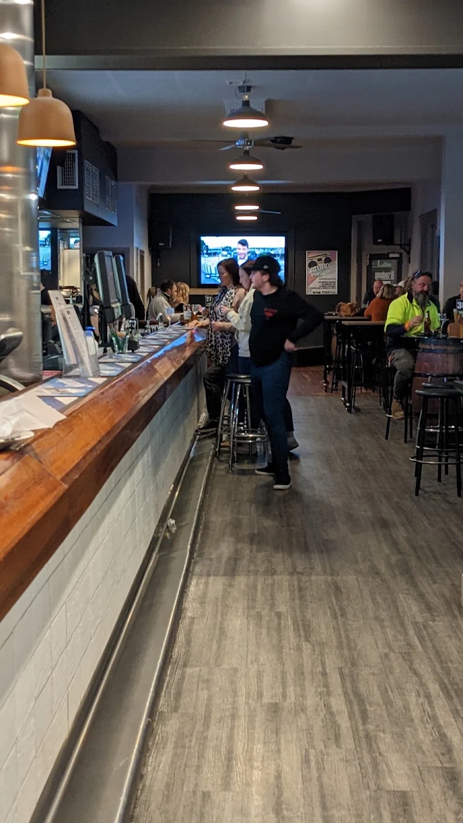Vibe, Broadway Hotel