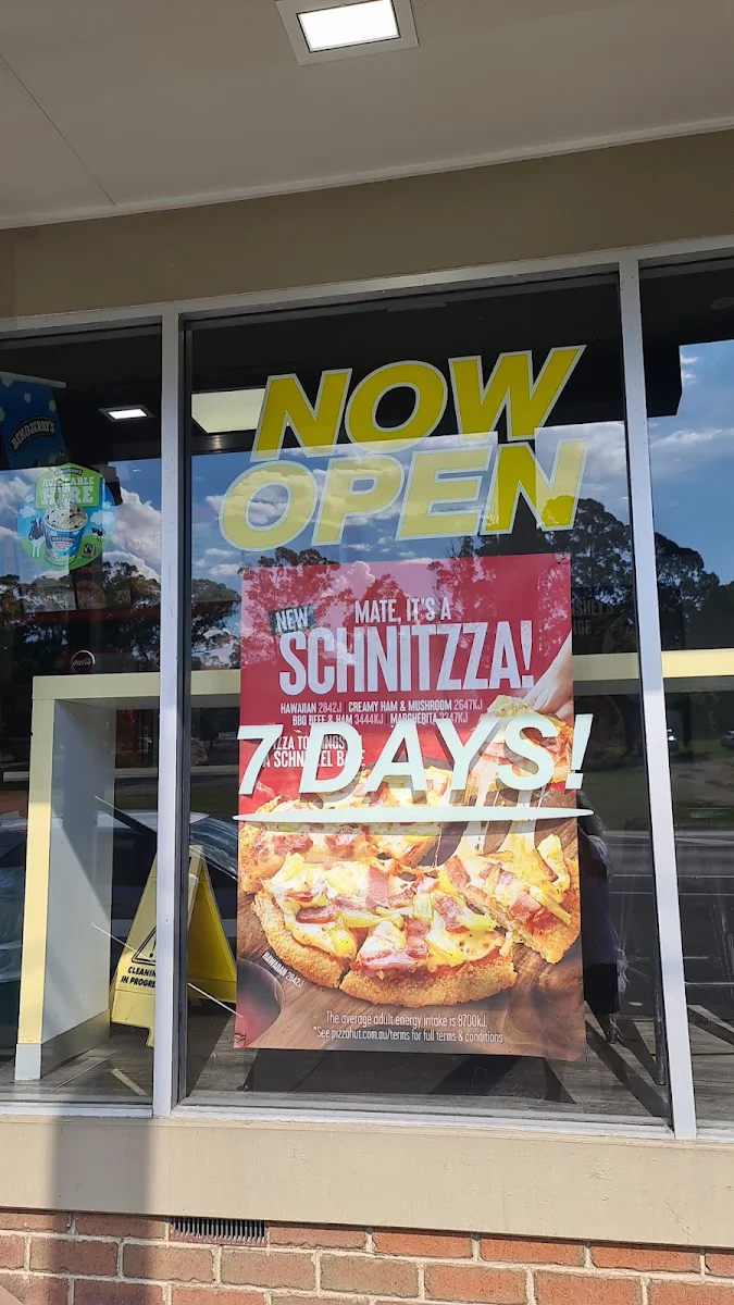Menu, Pizza Hut Golden Point