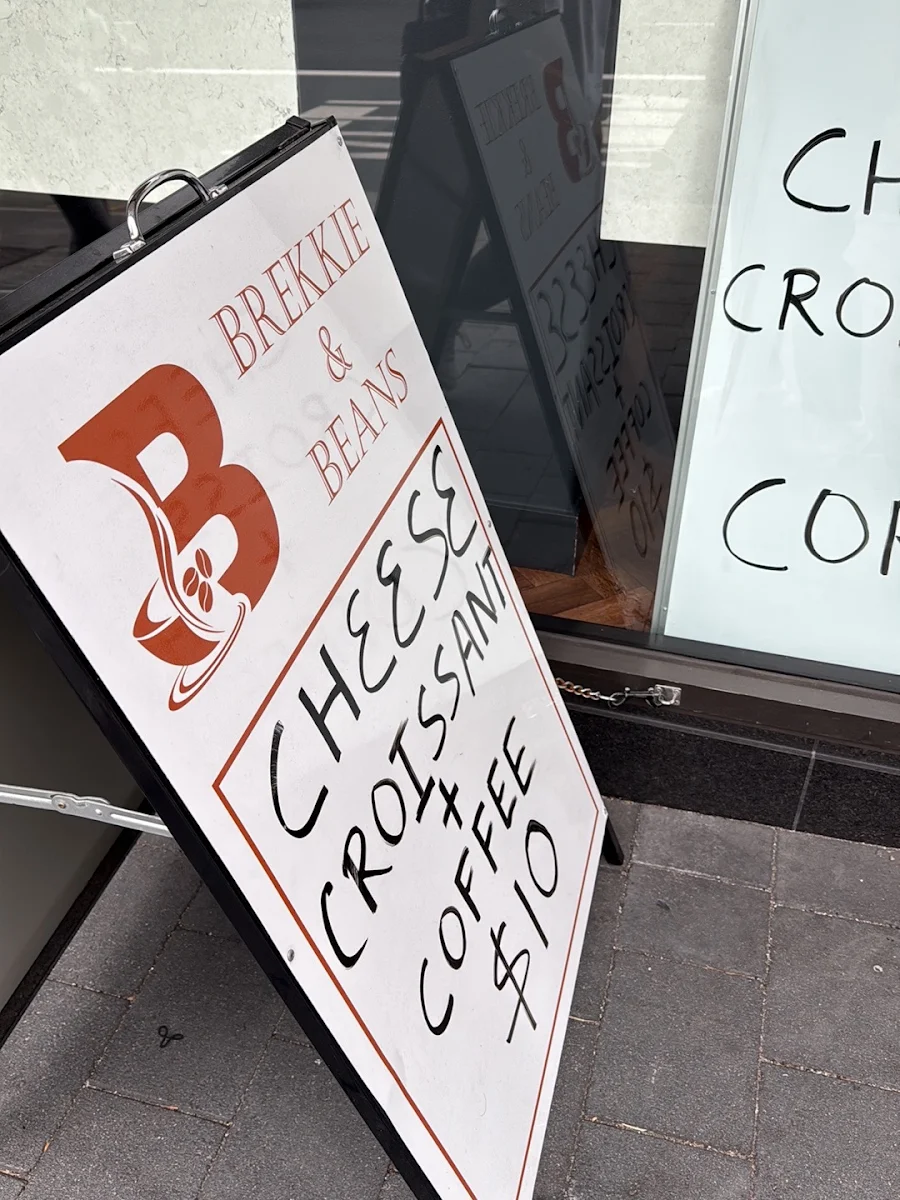 Menu, Brekkie & Beans