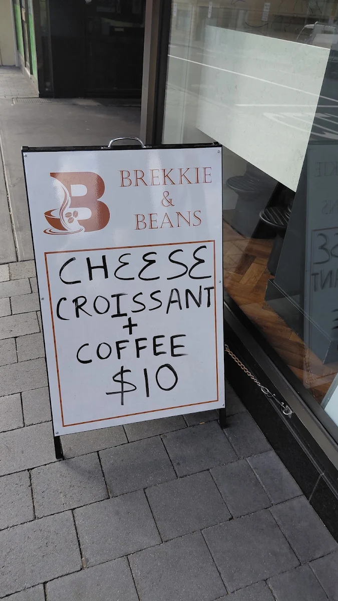 Menu, Brekkie & Beans