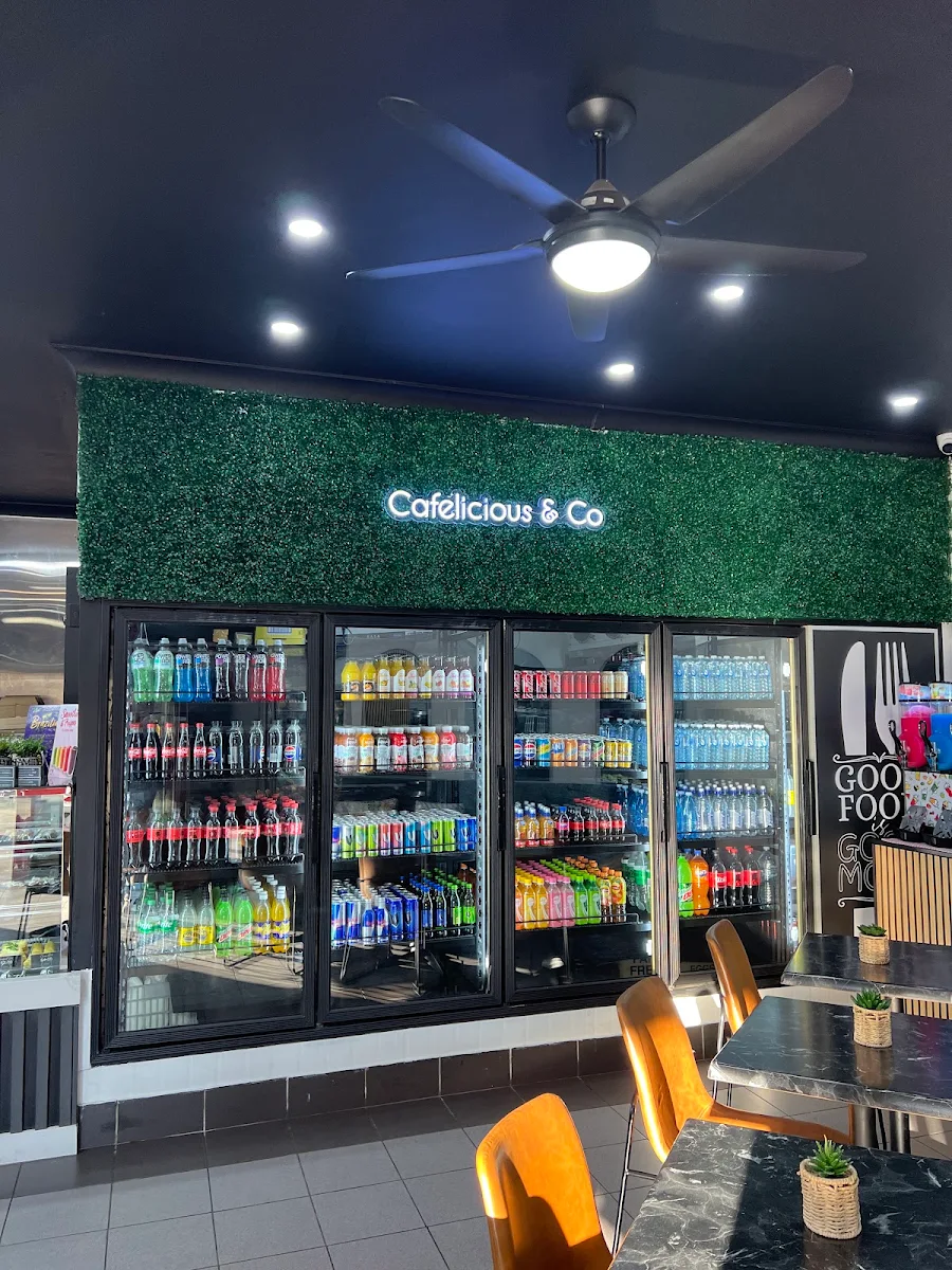 Vibe, Cafelicious & Co