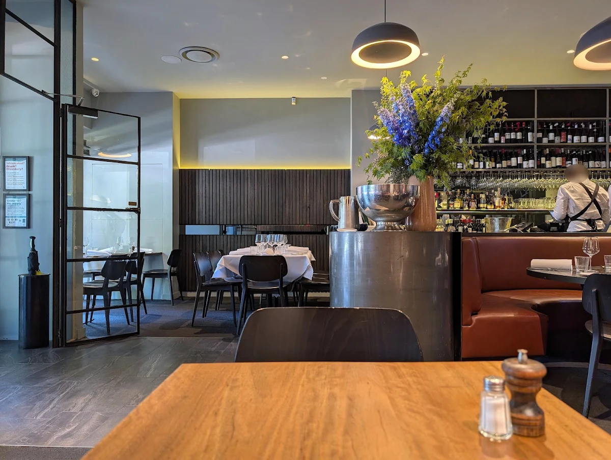 Vibe, Bacash Restaurant