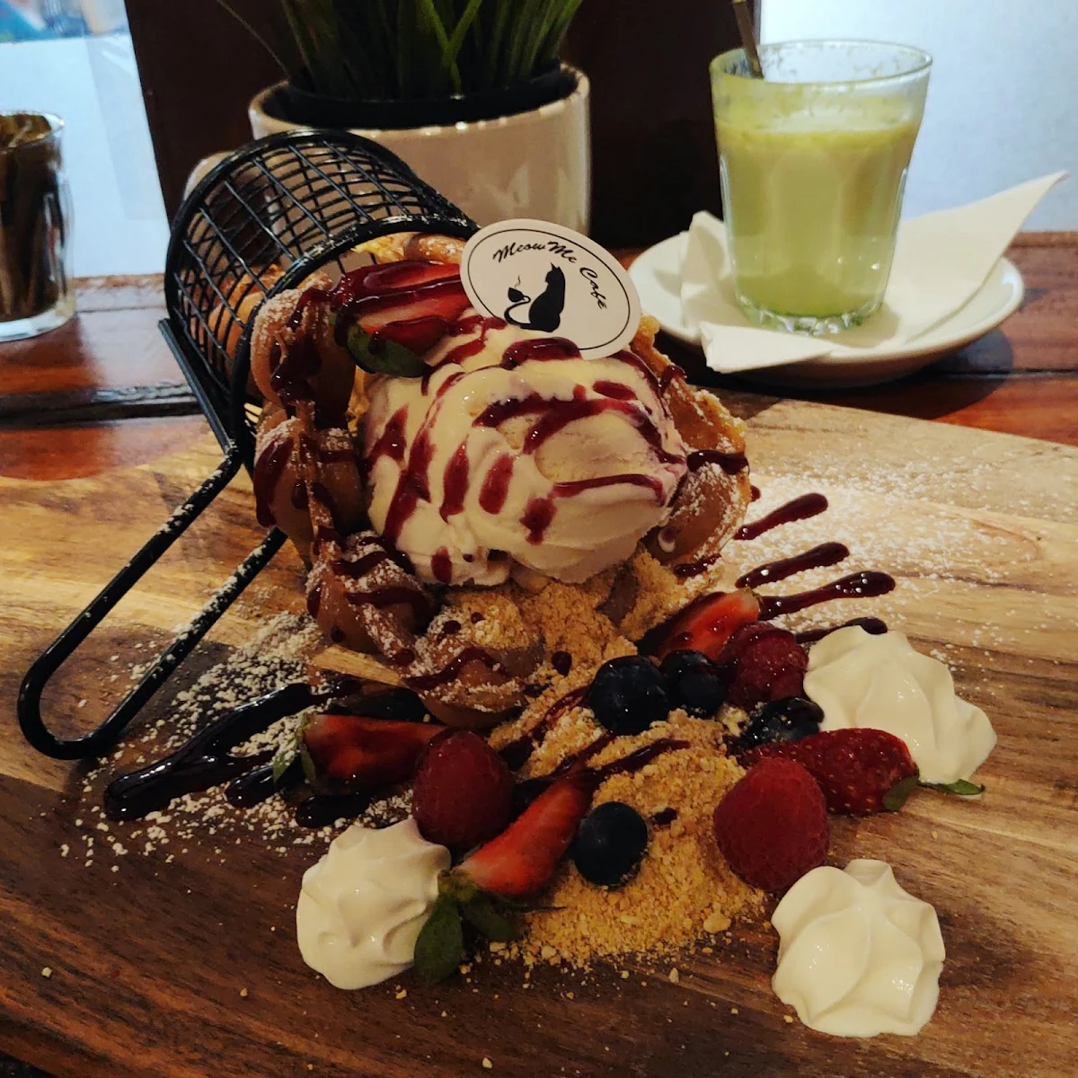 Food & drink, MeowMe Cat Cafe