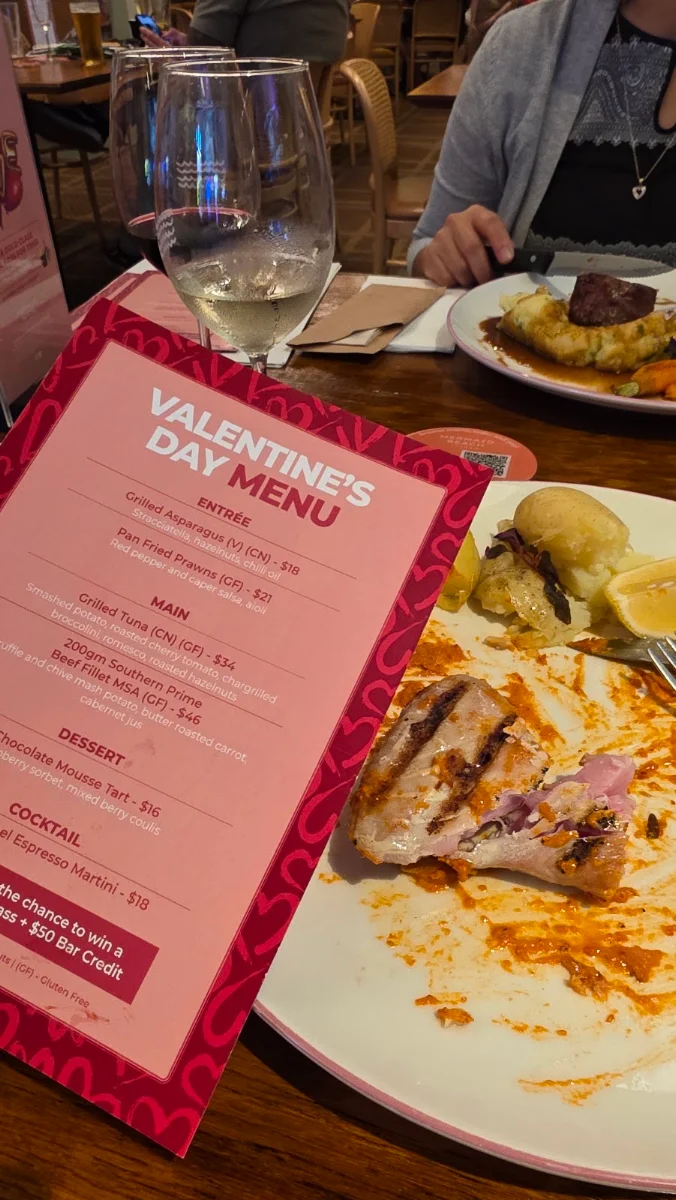 Menu, Mermaid Beach Tavern
