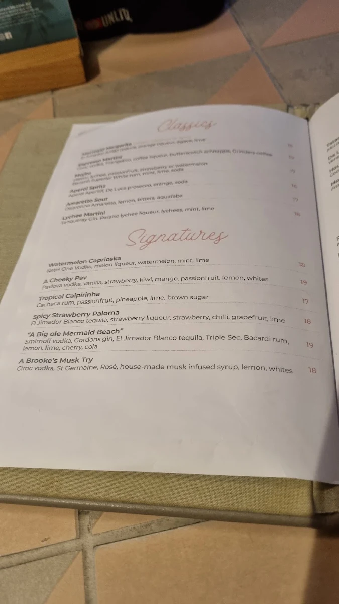 Menu, Mermaid Beach Tavern