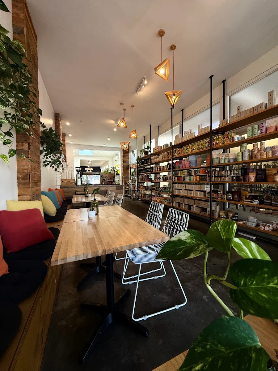 Vibe, The Plant Organic Vitality Market & Wellness Bar