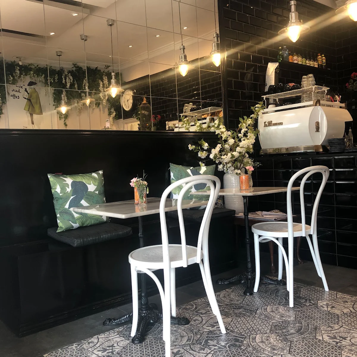 Vibe, Flavours Patisserie Cafe