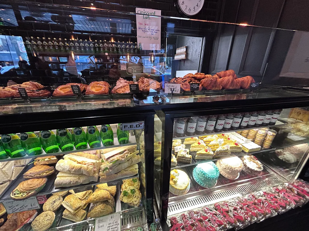 Vibe, Flavours Patisserie Cafe