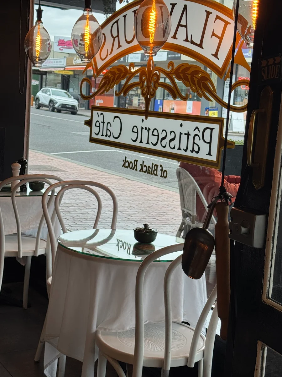 Vibe, Flavours Patisserie Cafe