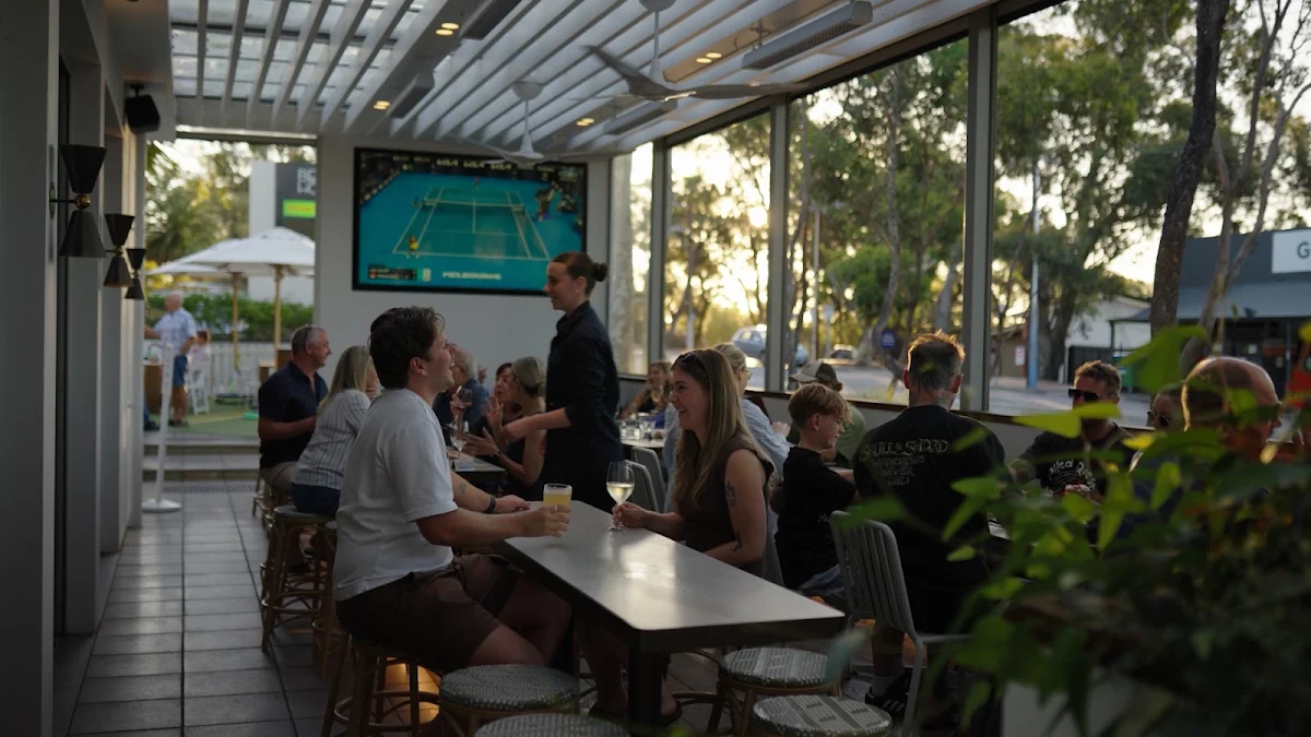 Vibe, Belair Hotel