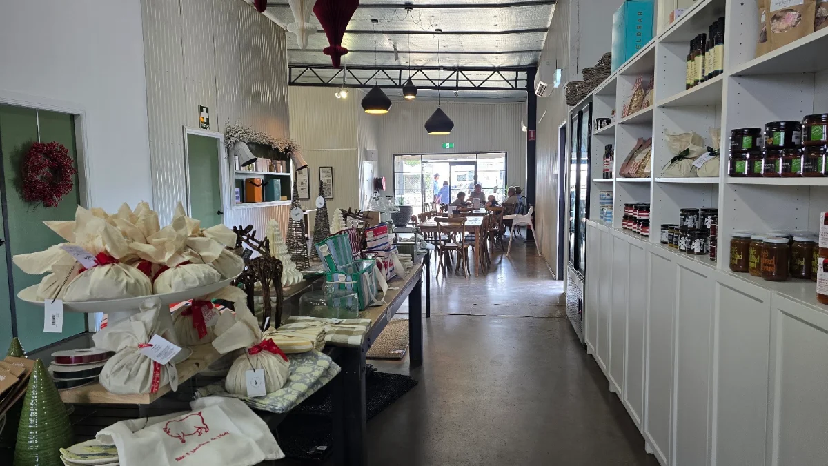 Vibe, Soul Food Depot & Gallery