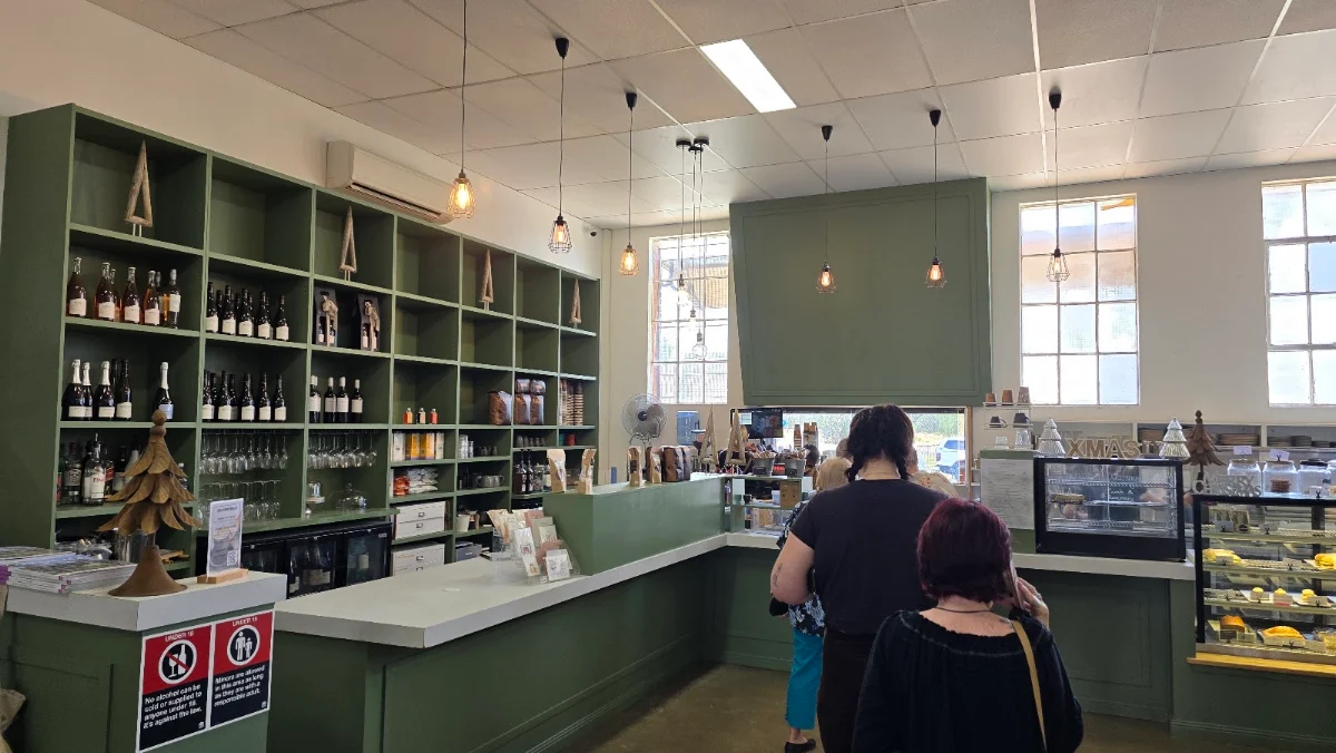 Vibe, Soul Food Depot & Gallery