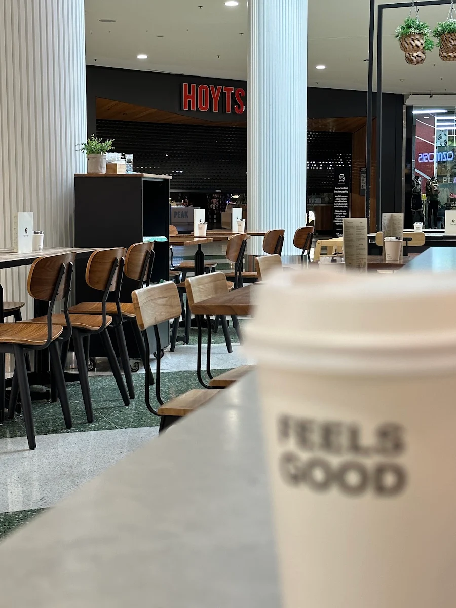 Vibe, Rowa Café