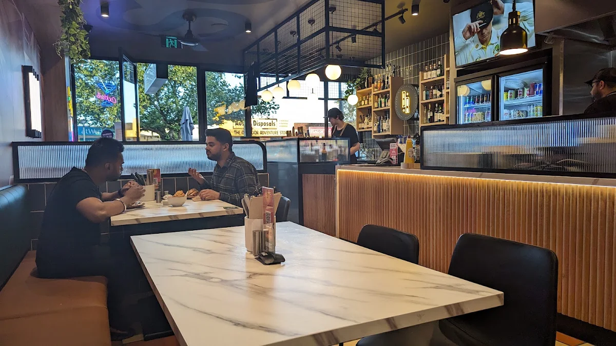 Vibe, Burgerooze Sunbury