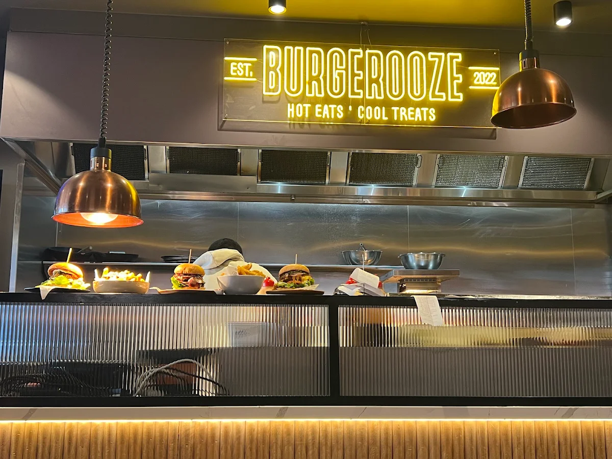 Vibe, Burgerooze Sunbury