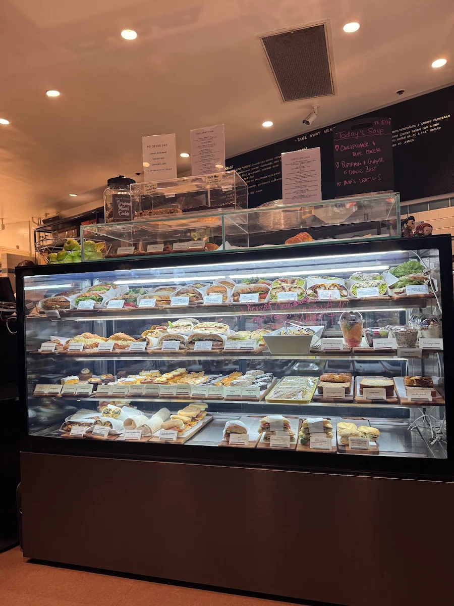 Vibe, Miss Carter Cafe