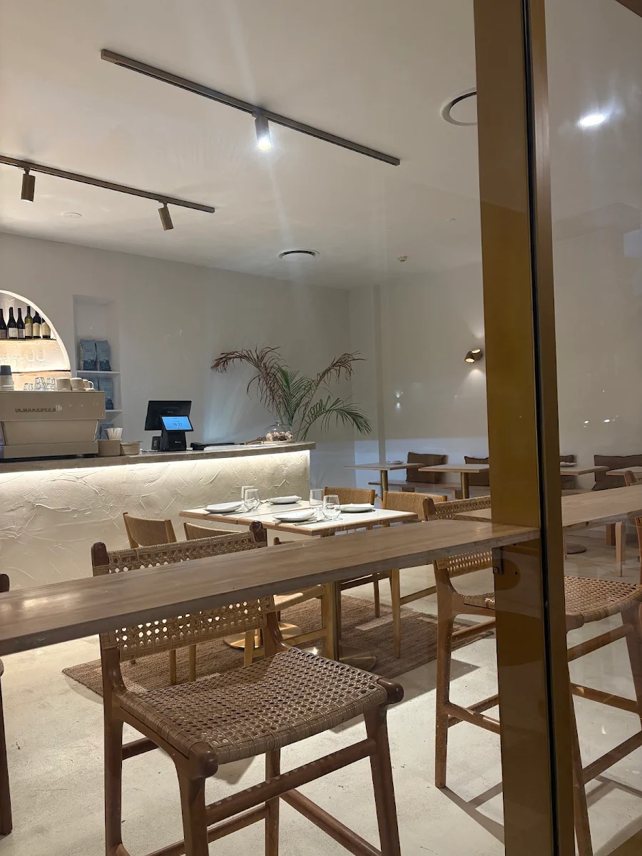 Vibe, LOVI cafe bar and grill