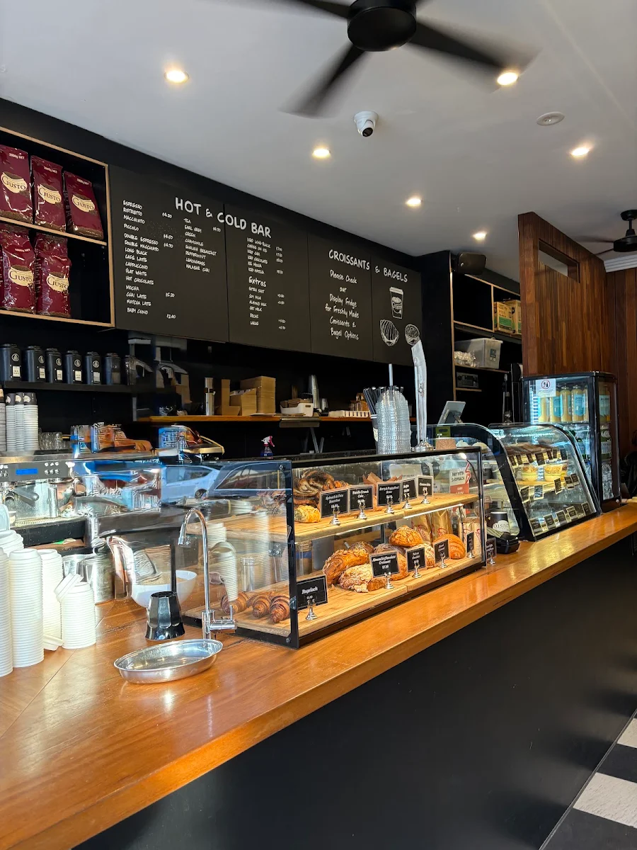 Vibe, Gusto Espresso Bar