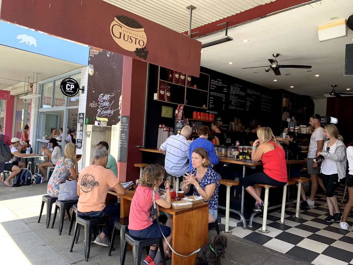 Vibe, Gusto Espresso Bar