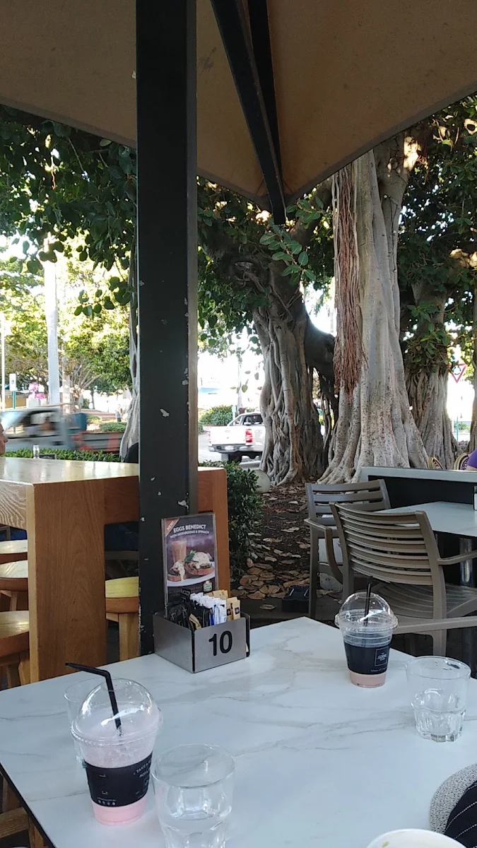 Vibe, The Coffee Club Café - The Strand Townsville