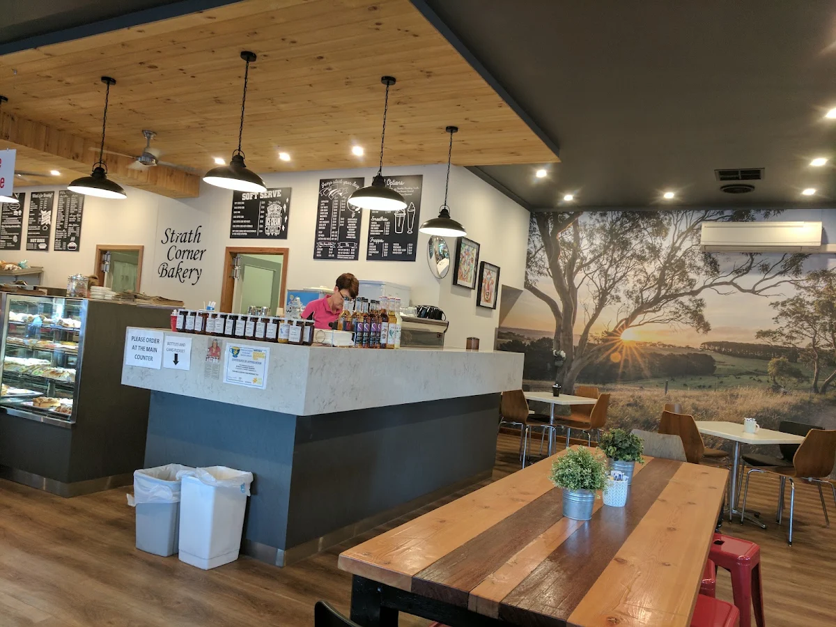 Vibe, Strath Corner Bakery
