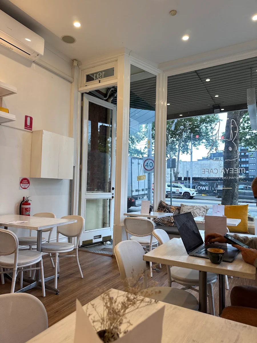 Vibe, MEEYA CAFE