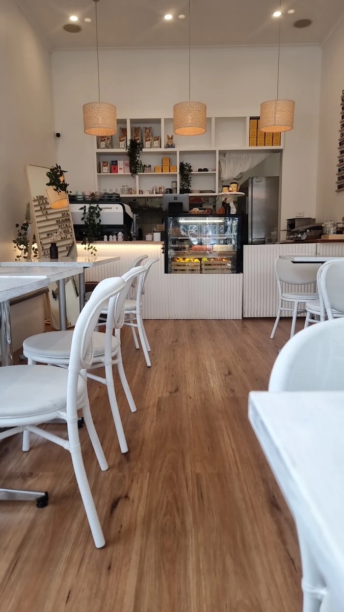 Vibe, MEEYA CAFE