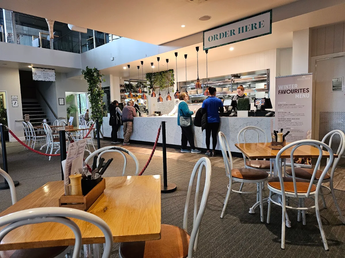Vibe, Kings Park Tavern