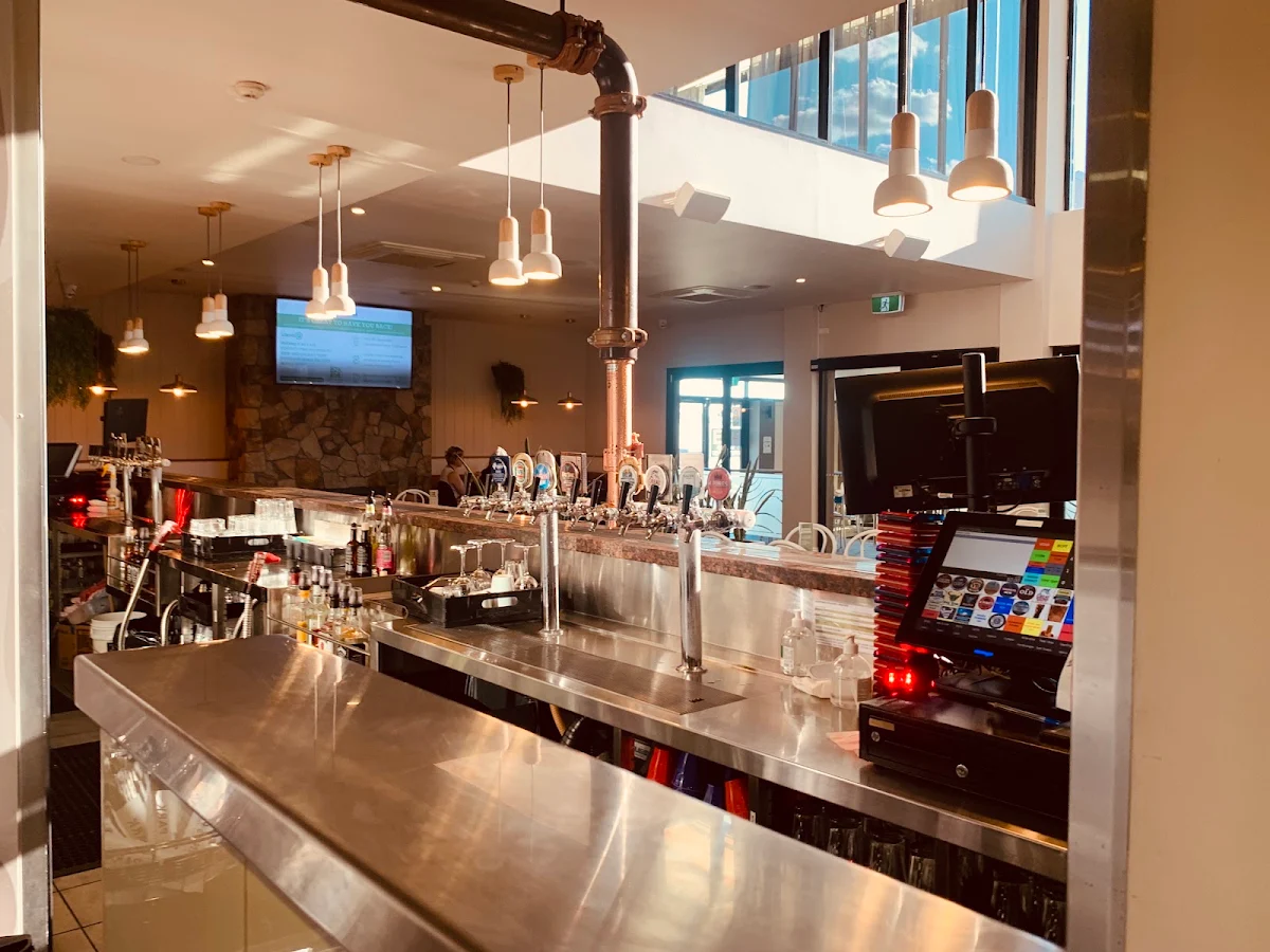 Vibe, Kings Park Tavern