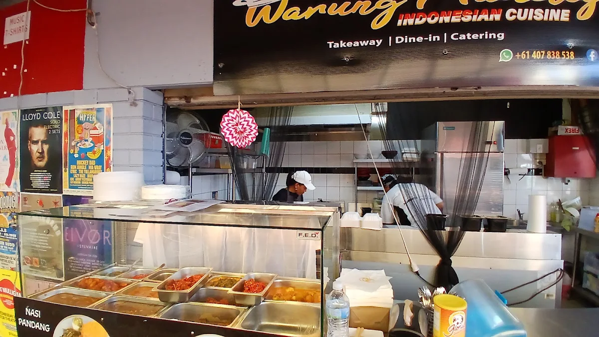 Vibe, Warung Madeley
