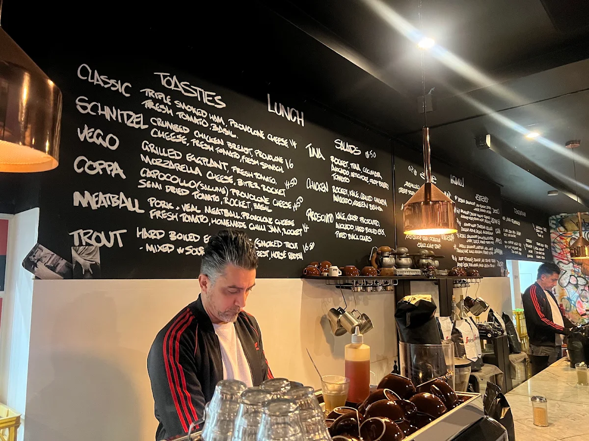 Menu, Apache Salute