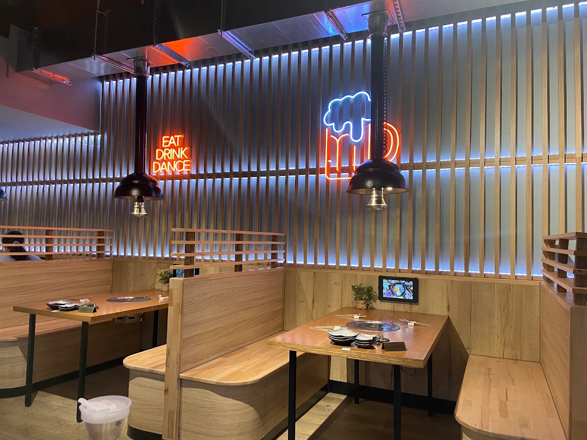 Vibe, WooDam Korean BBQ Cannon Hill(우담)