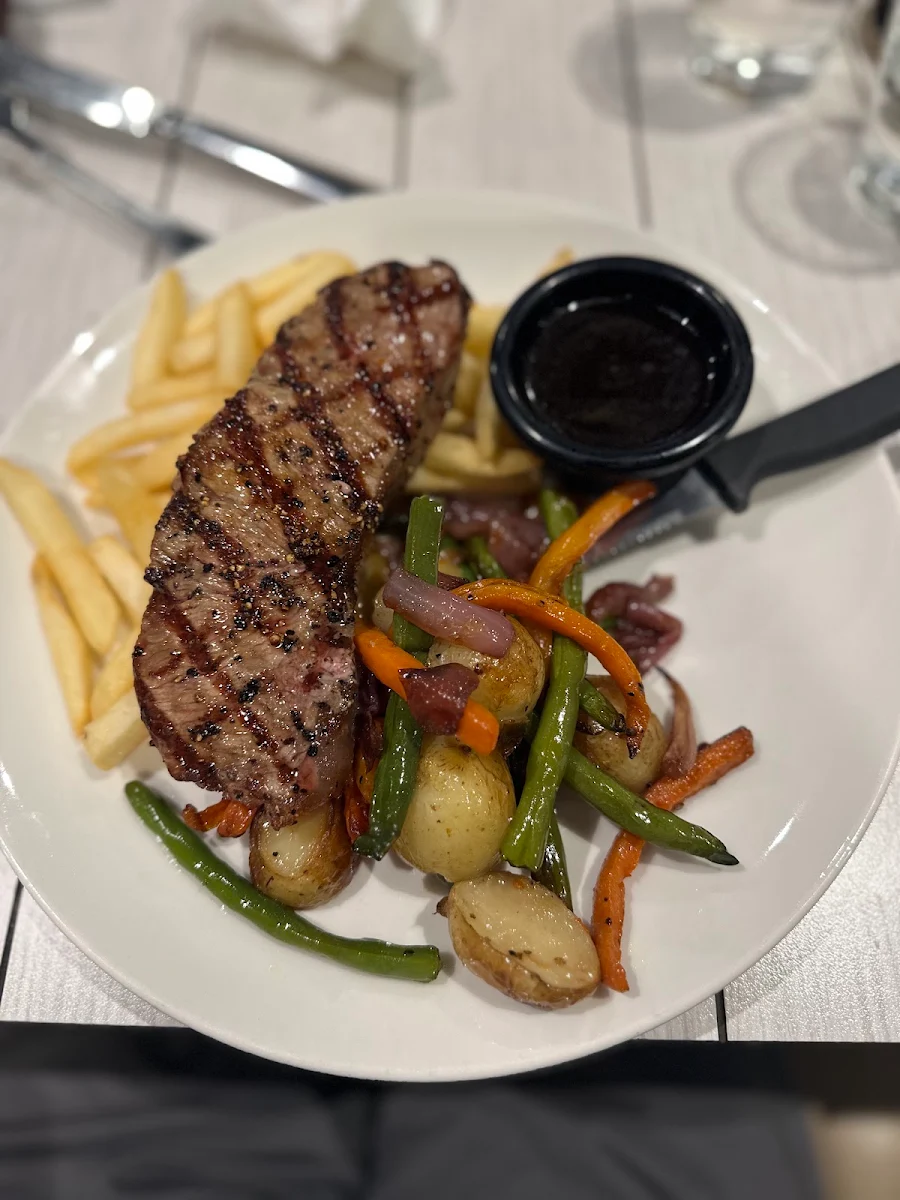 Food & drink, Henley Beach Hotel