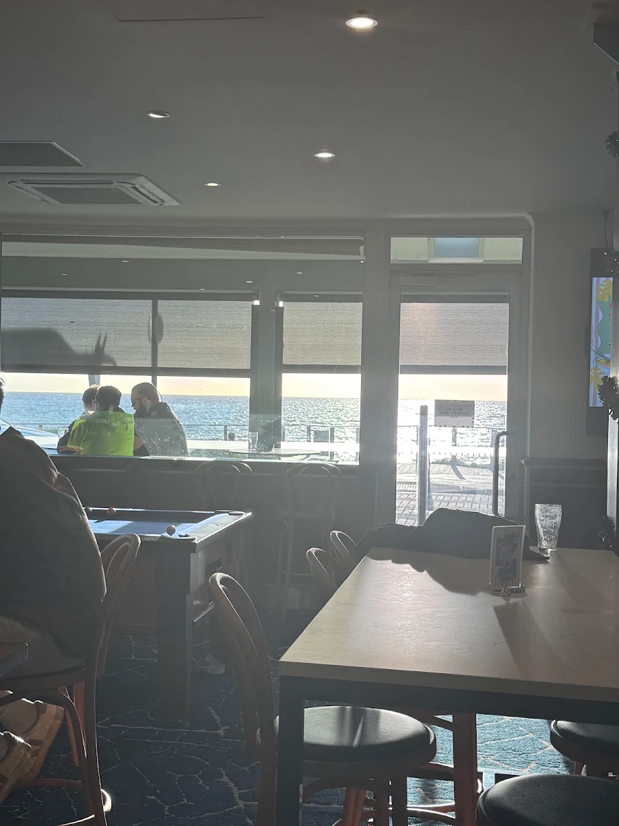 Vibe, Henley Beach Hotel