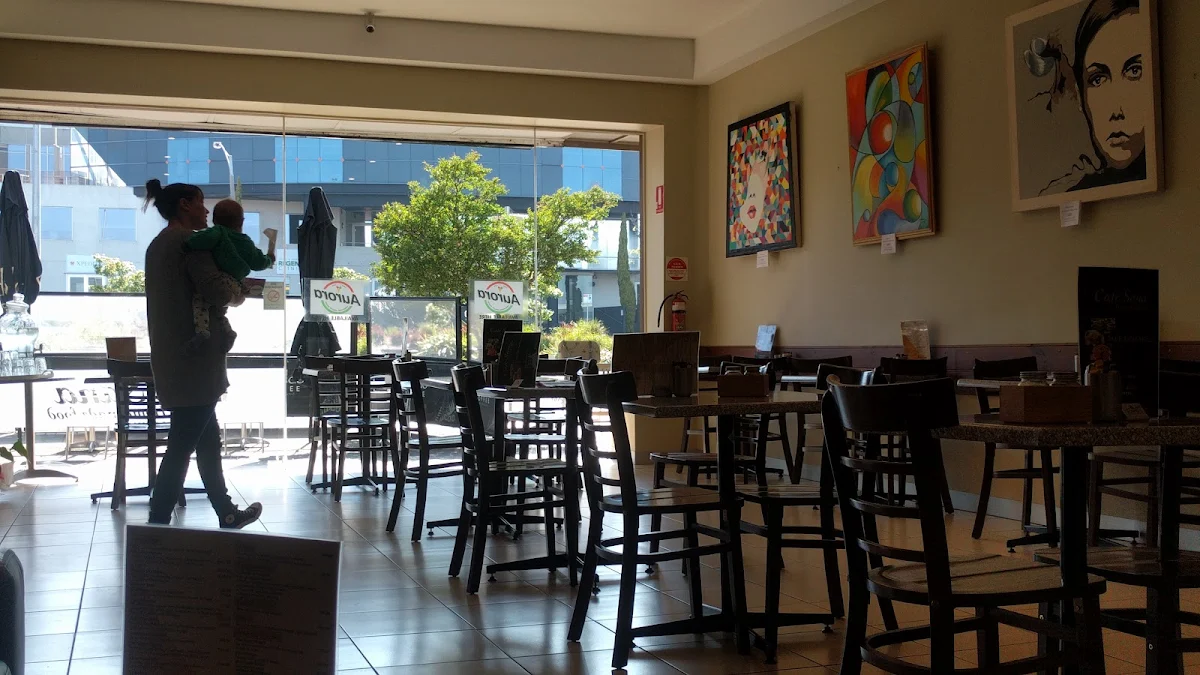 Vibe, Cafe Sana