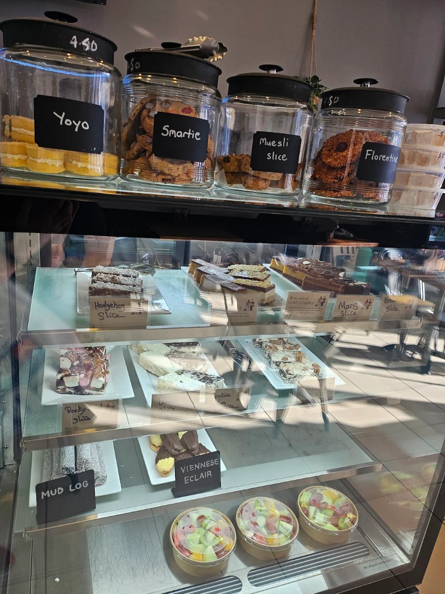 Vibe, Cafe Sana