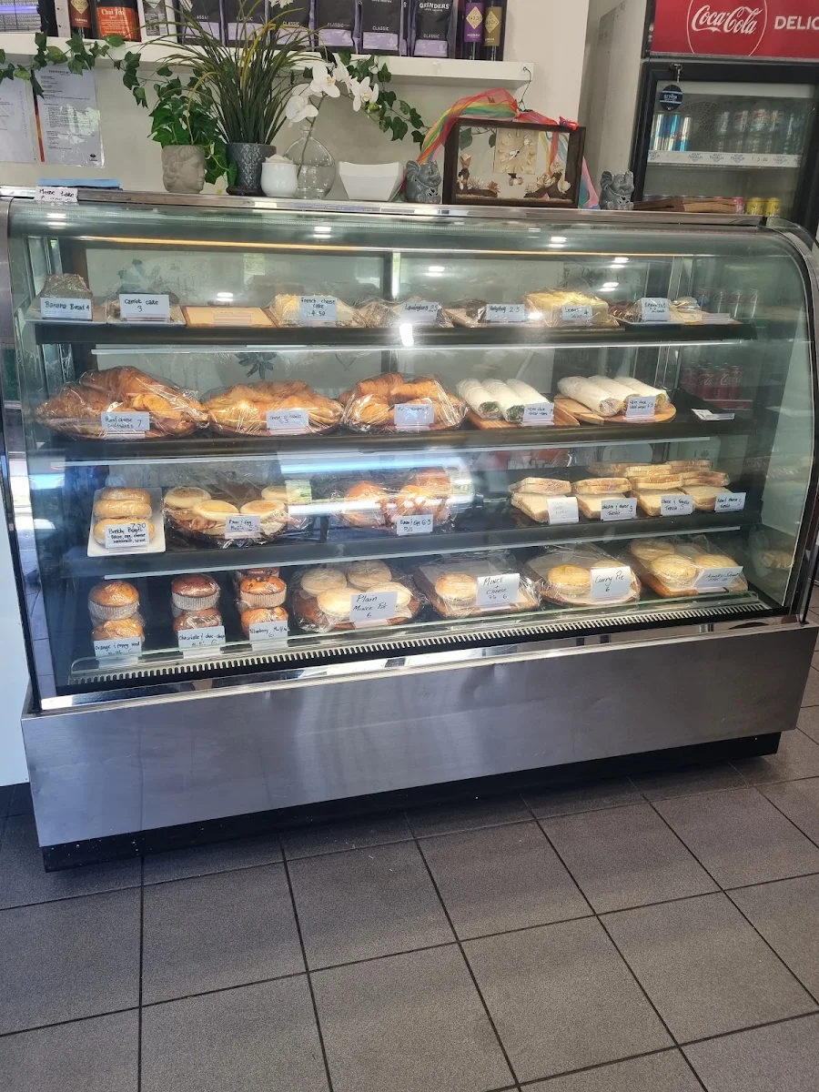 Vibe, Se7ven Cafe & Takeaway noodle bar