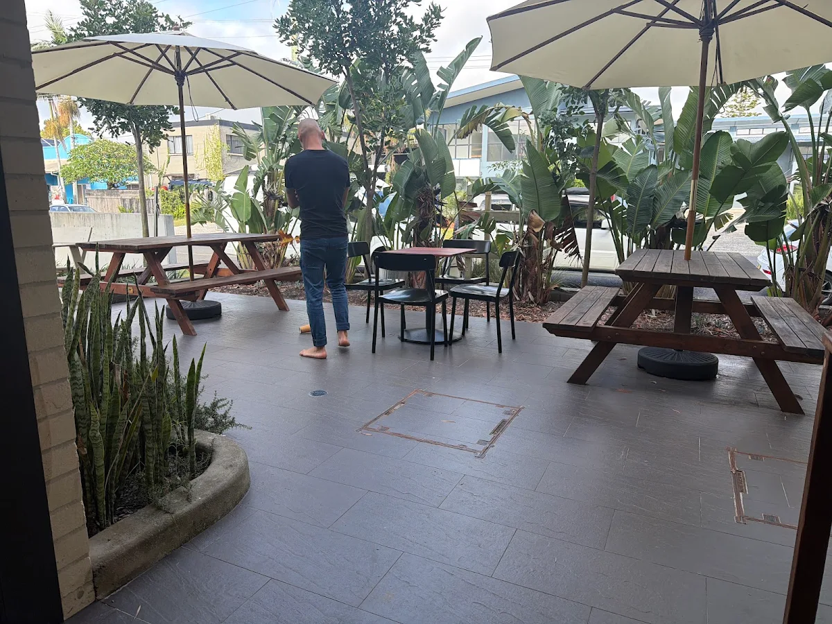 Vibe, never never café