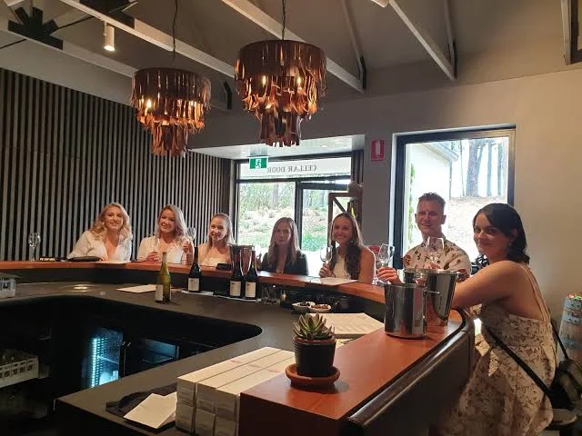 Vibe, Mantons Creek Restaurant & Accommodation