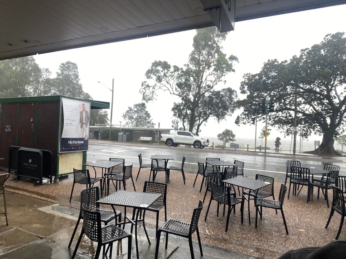 Vibe, Hippo Espresso